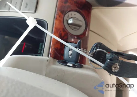 2004 Lincoln Navigator from USA, damaged, VIN 5LMFU28RX4LJ03324